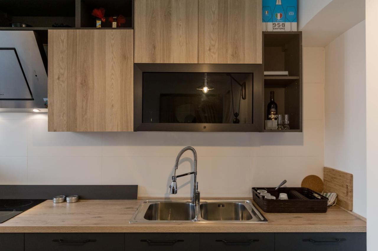 Exclusive Parking Flat X 4 Near Metro 1 Salvator Rosa Apartment เนเปิลส์ ภายนอก รูปภาพ