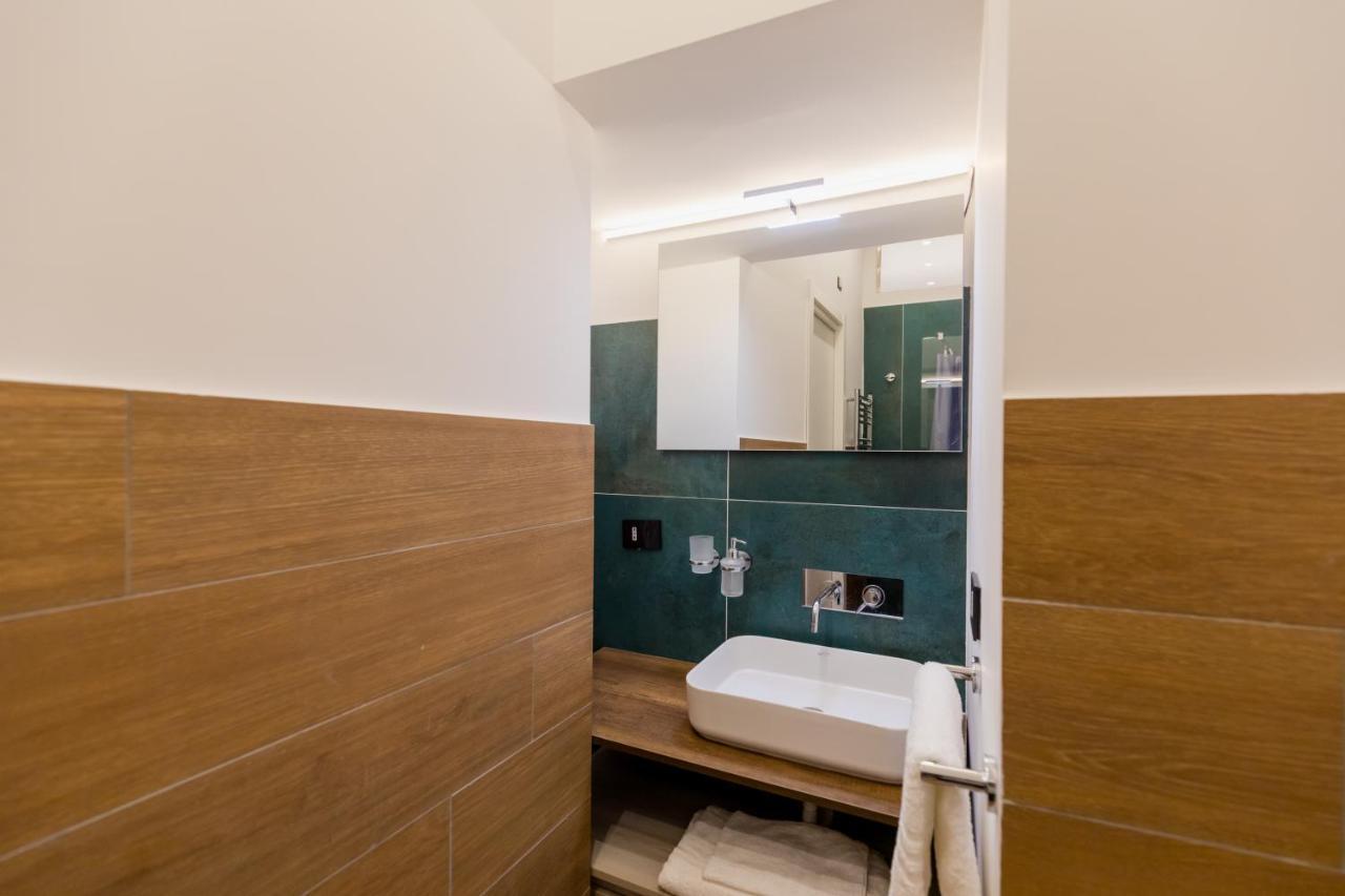 Exclusive Parking Flat X 4 Near Metro 1 Salvator Rosa Apartment เนเปิลส์ ภายนอก รูปภาพ