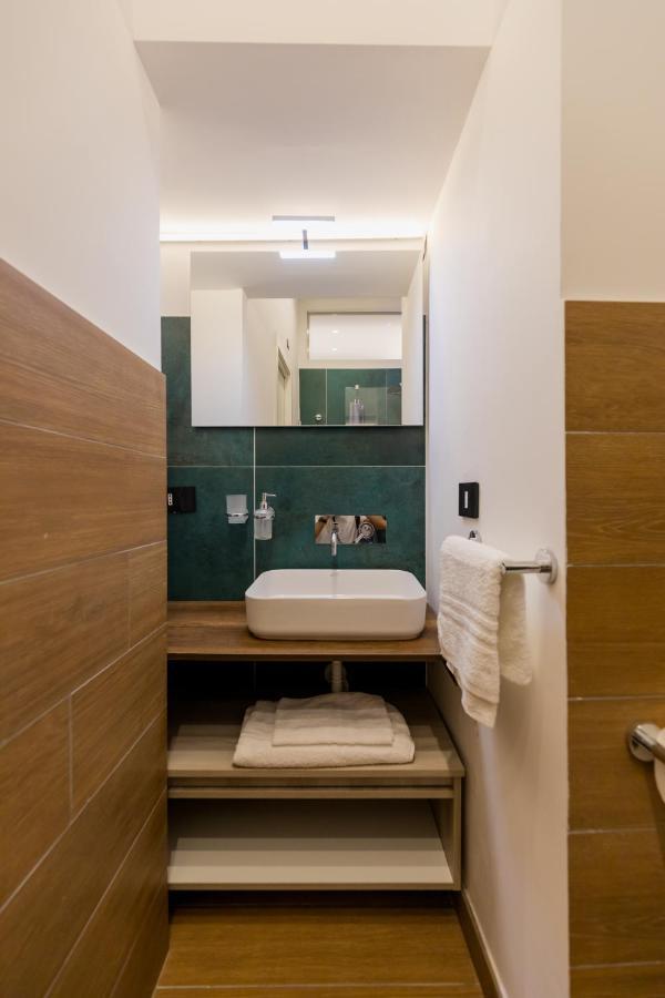 Exclusive Parking Flat X 4 Near Metro 1 Salvator Rosa Apartment เนเปิลส์ ภายนอก รูปภาพ